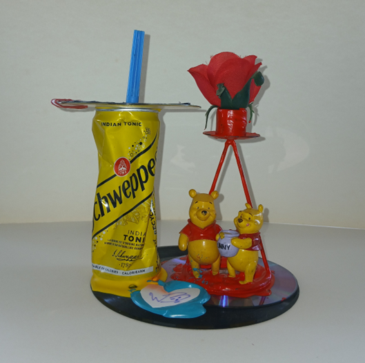 Pop art pen holder